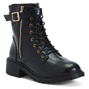 Nicole Miller Crocodile Embossed Combat Boots Womens Size 7.5 NEW